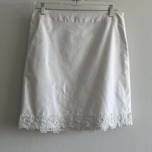 Talbots White Lace-Trim Side-Zip Mini Pencil Skirt – Size 6 – Color: White